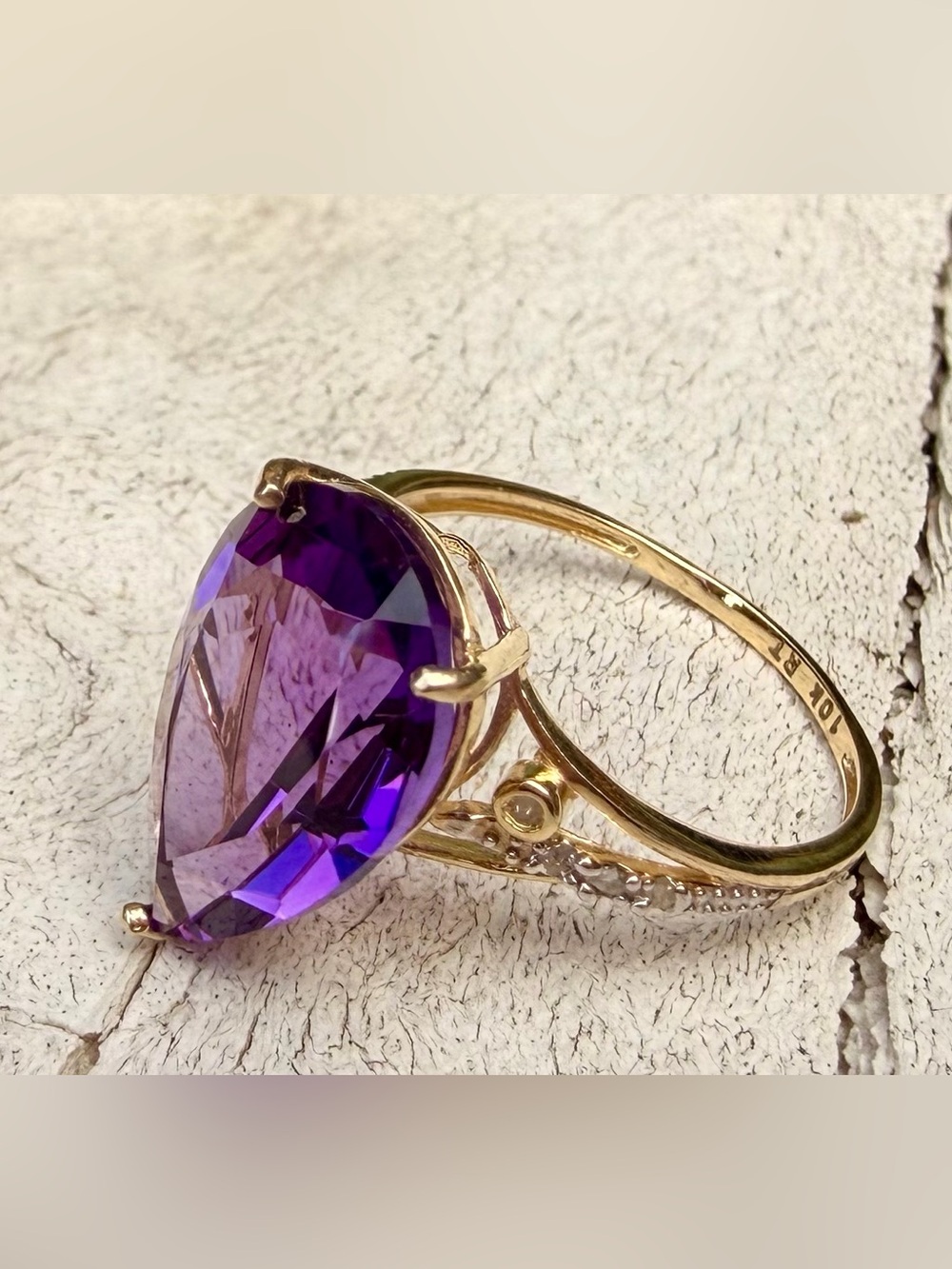 10K Solid Gold 5.25 CTW Amethyst & Diamond Pear Ring Size 7